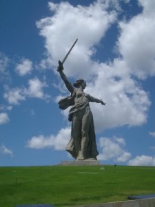 Mother-Russia-Sculpture-Volgograd